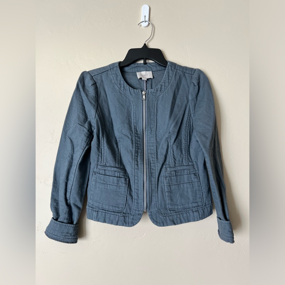 Ann Taylor LOFT Grey Full-Zip Cropped Jacket - Picture 2 of 5